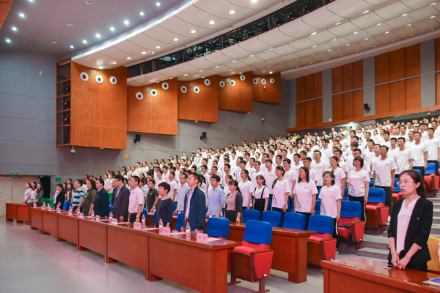 公海赌赌船官网jc710全体新生奏唱国歌