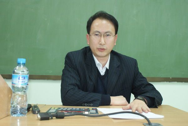 经理黄玉东述职